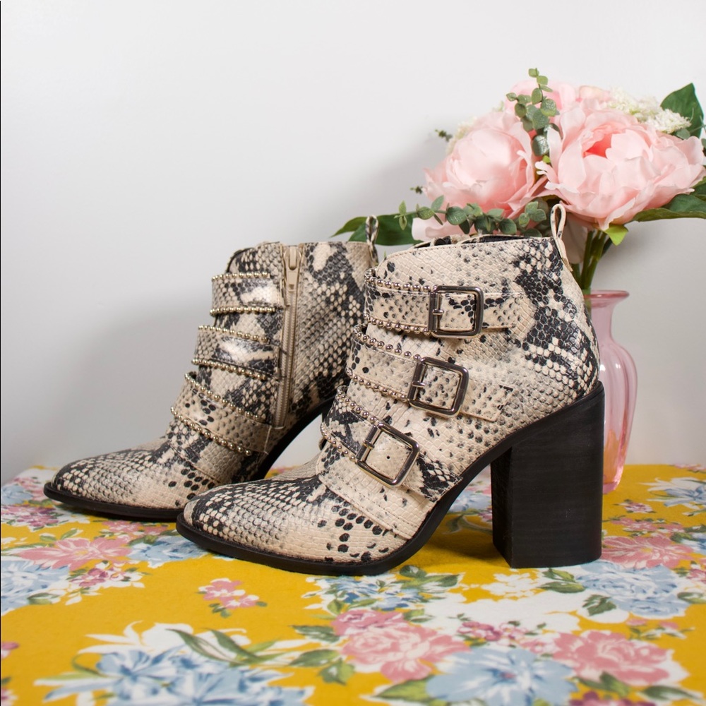 Sexy Snakeskin Steven Madden Booties